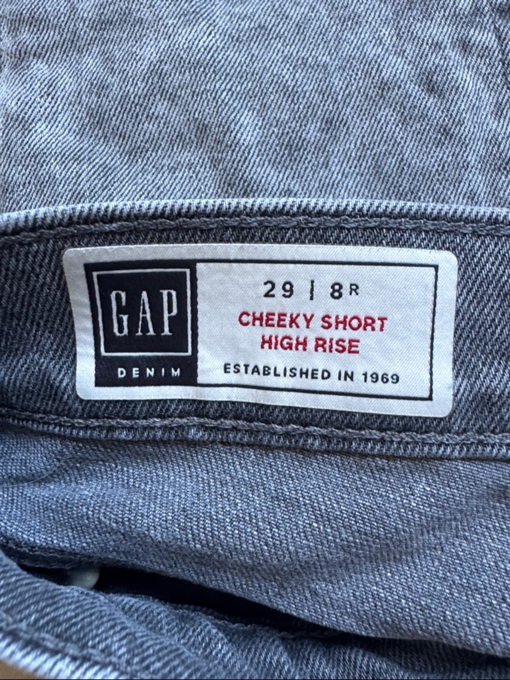 Women’s Gap Cheeky Short High Rise size 8 R Grey Acid Wash - Picture 6 of 9